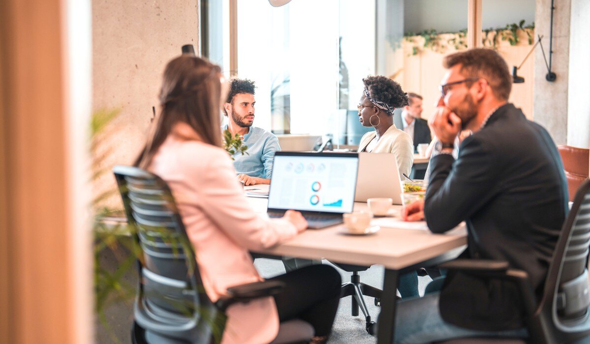 Professionisti di digital marketing al lavoro