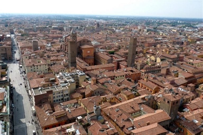 Radar Business Academy School of Management apre a Bologna, in